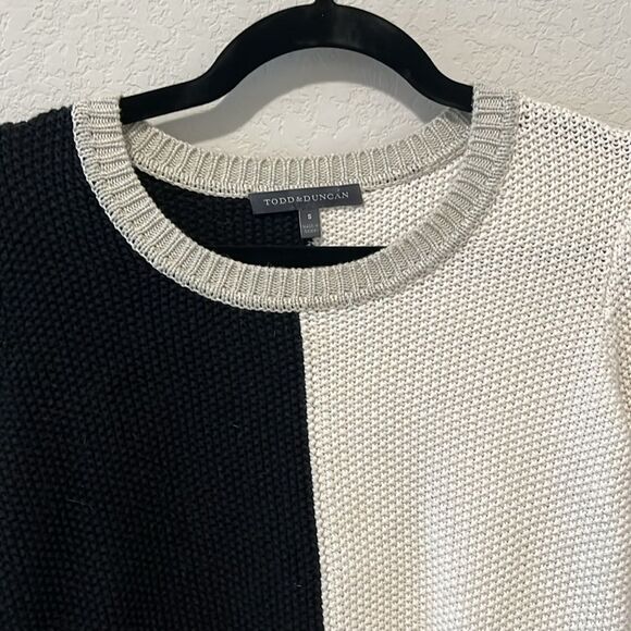 TODD & DUNCAN Black and White Color Block Cropped Long Sleeve Sweater, Size S - Picture 4 of 9